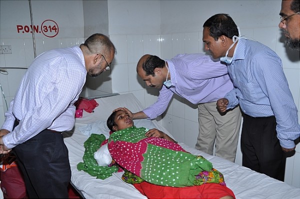 BGMEA Leaders visiting injured workers admitted to Enam Medical College Hospital Savar on 28 April 2013. 